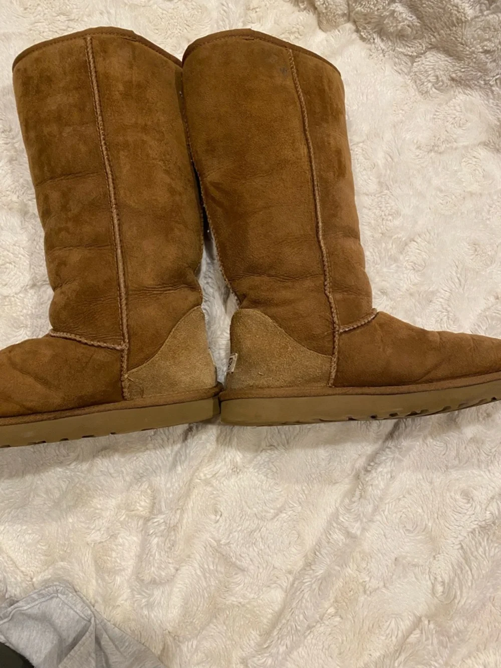 UGG Chestnut Suede Mid-Calf Sheepskin Cozy Boots size 10